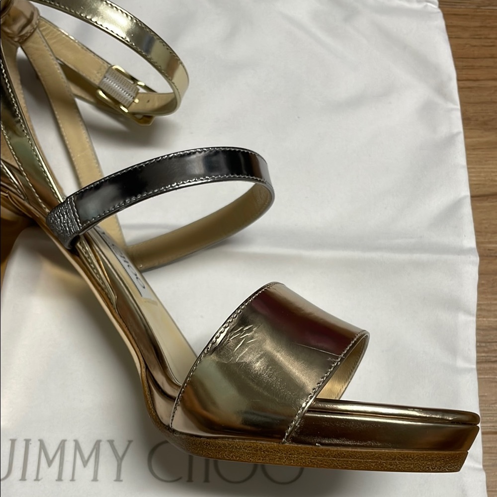 Jimmy Choo Gold Heels with Stiletto Elegance - Picture 6 of 8